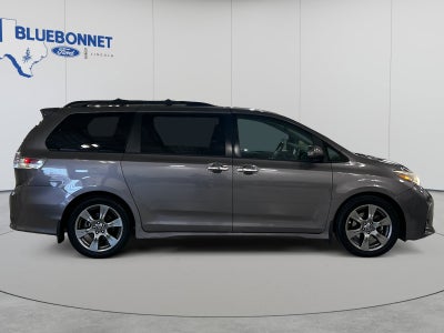 2019 Toyota Sienna SE