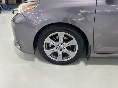2019 Toyota Sienna SE