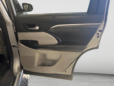 2018 Toyota Highlander Base