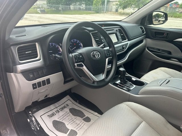 2019 Toyota Highlander LE