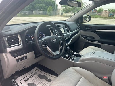 2019 Toyota Highlander LE