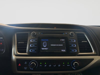 2017 Toyota Highlander LE