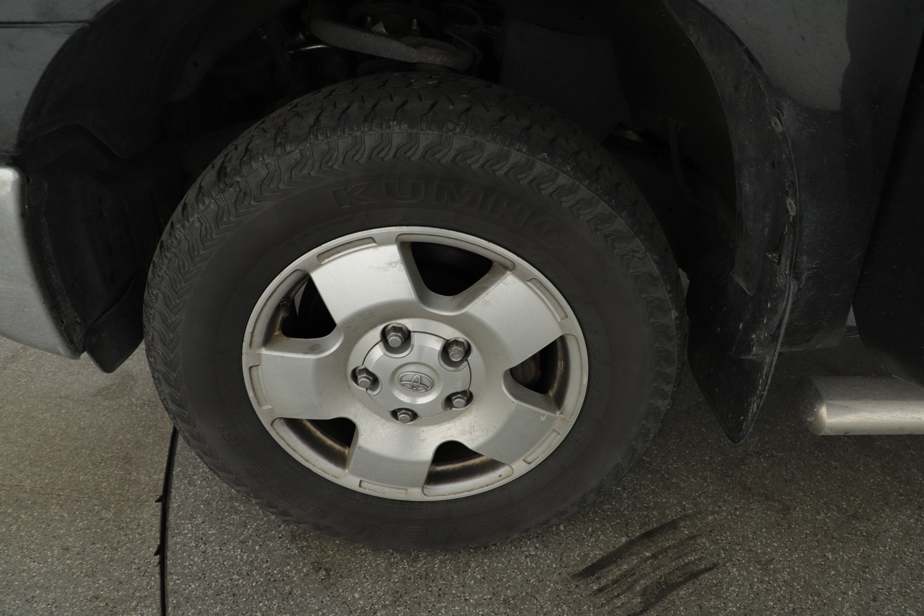 2013 Toyota Tundra 4WD Truck GRADE