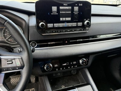 2023 Mitsubishi Outlander Base