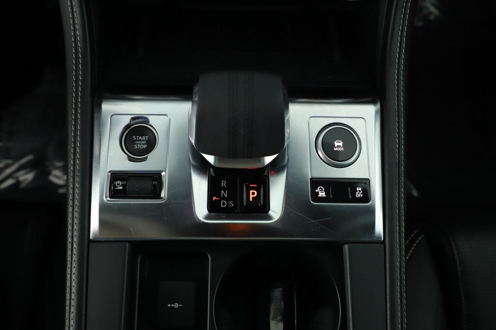 2025 Jaguar F-PACE R-Dynamic S