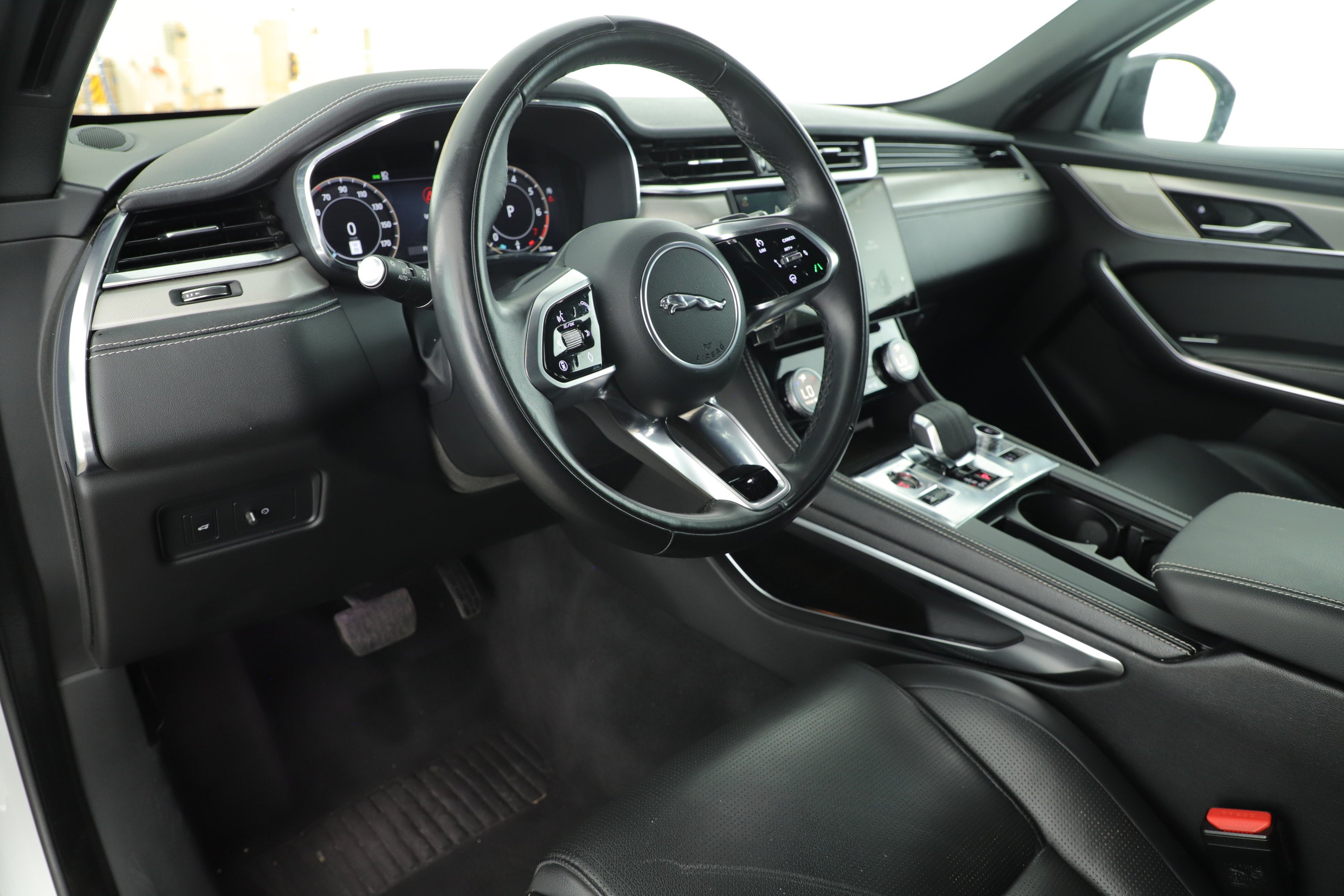 2025 Jaguar F-PACE R-Dynamic S