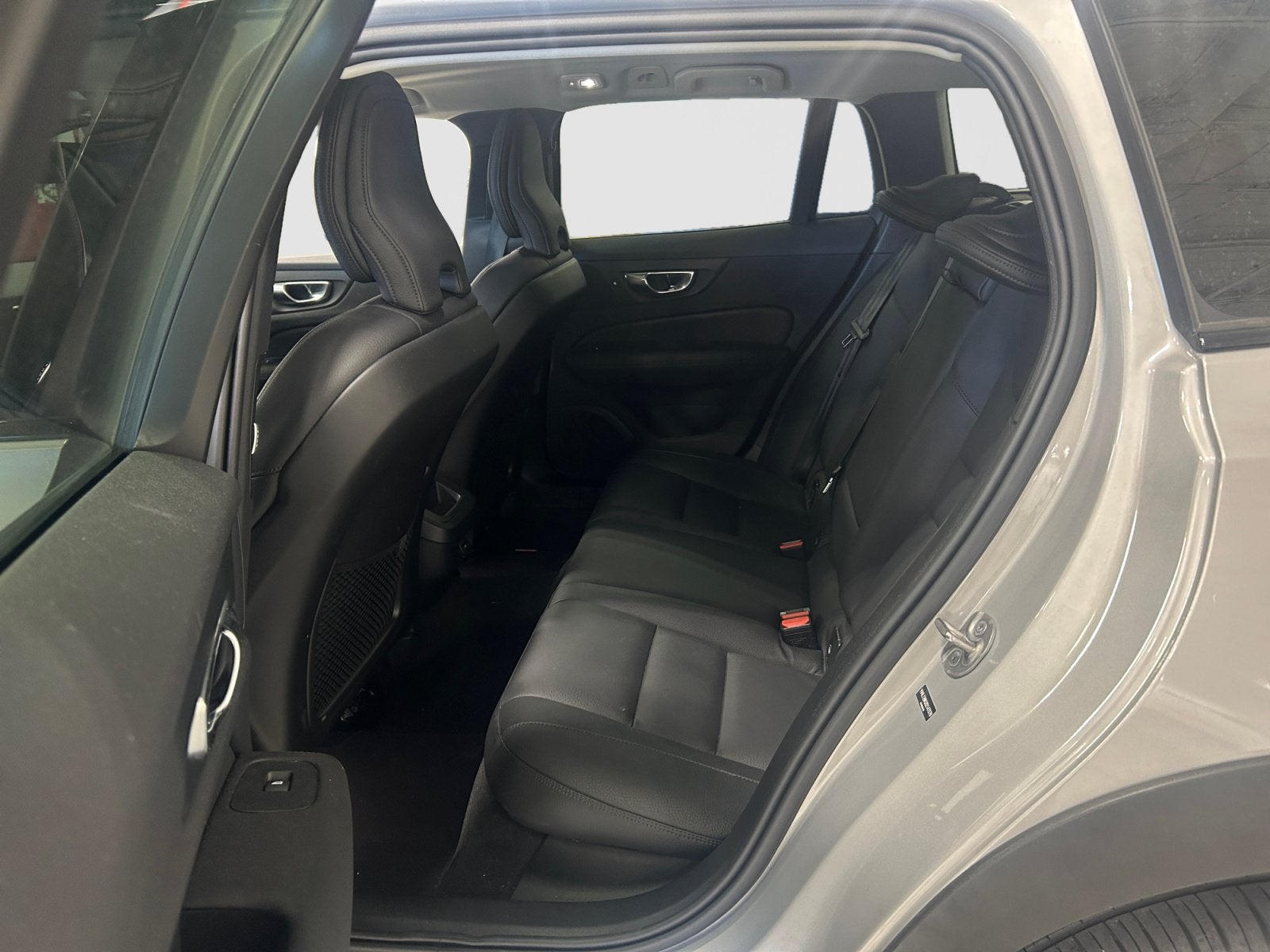 2025 Volvo V60 Cross Country Plus
