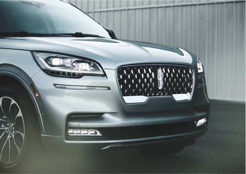 The available adaptive pixel LED headlamps of the 2023 Lincoln Aviator® SUV activated | Bluebonnet Motors Lincoln in New Braunfels TX
