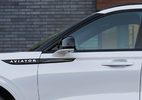 The driver’s door of a white 2025 Lincoln Aviator® SUV is showcased. | Bluebonnet Motors Lincoln in New Braunfels TX