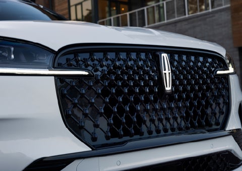 The front grille of a 2026 Lincoln Aviator® SUV is shown. | Bluebonnet Motors Lincoln in New Braunfels TX