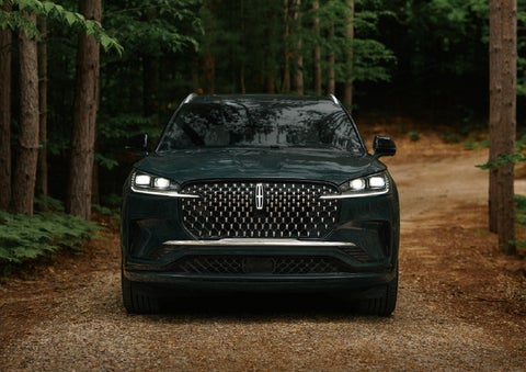 The front grille of a 2027 Lincoln Aviator® Black Label™ SUV is shown. | Bluebonnet Motors Lincoln in New Braunfels TX