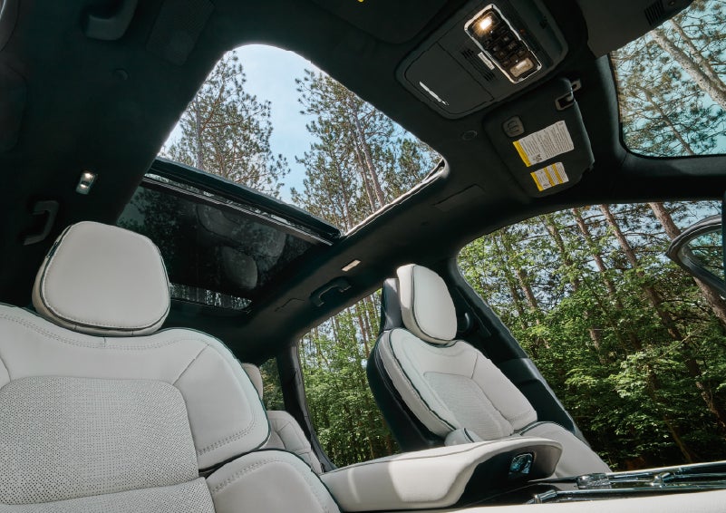 The front seats of a 2027 Lincoln Aviator® Black Label™ SUV | Bluebonnet Motors Lincoln in New Braunfels TX