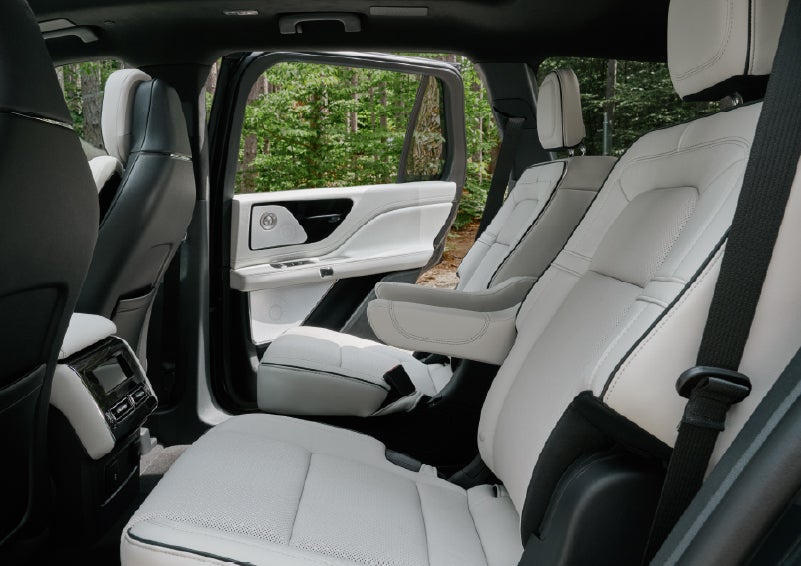 A side view of the second row with captain’s chairs in a 2027 Lincoln Aviator® Black Label™ SUV. | Bluebonnet Motors Lincoln in New Braunfels TX