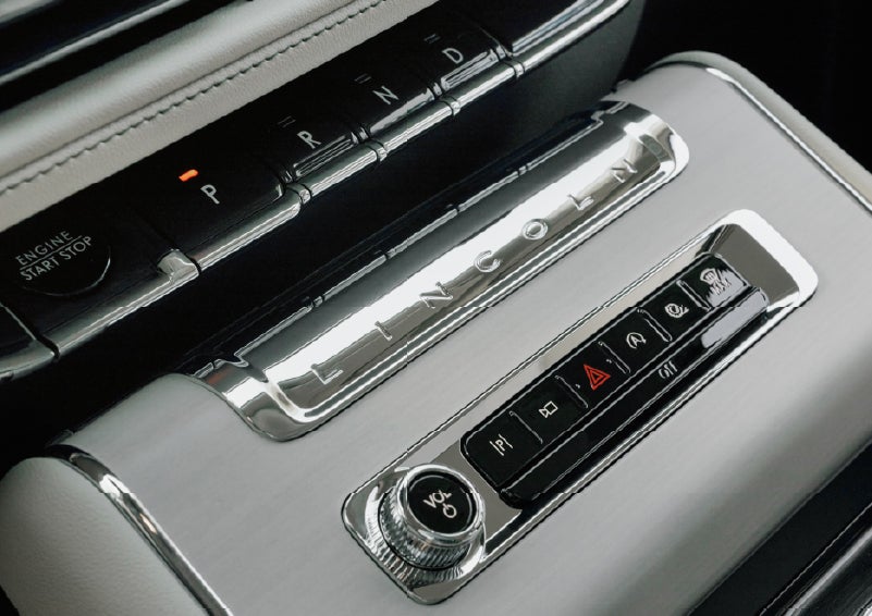 The piano key gear selector of a 2027 Lincoln Aviator® Back Label™ SUV. | Bluebonnet Motors Lincoln in New Braunfels TX
