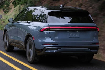 2026 Lincoln Nautilus exterior